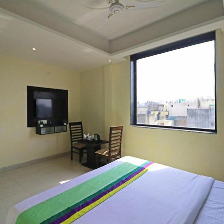 Hotel Paragon Suites New Delhi Eksteriør billede
