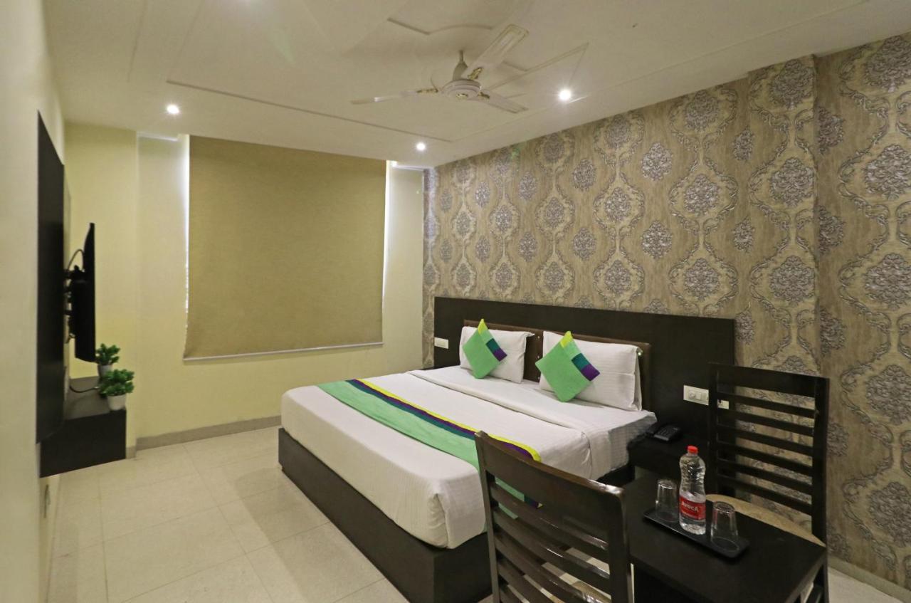 Hotel Paragon Suites New Delhi Eksteriør billede