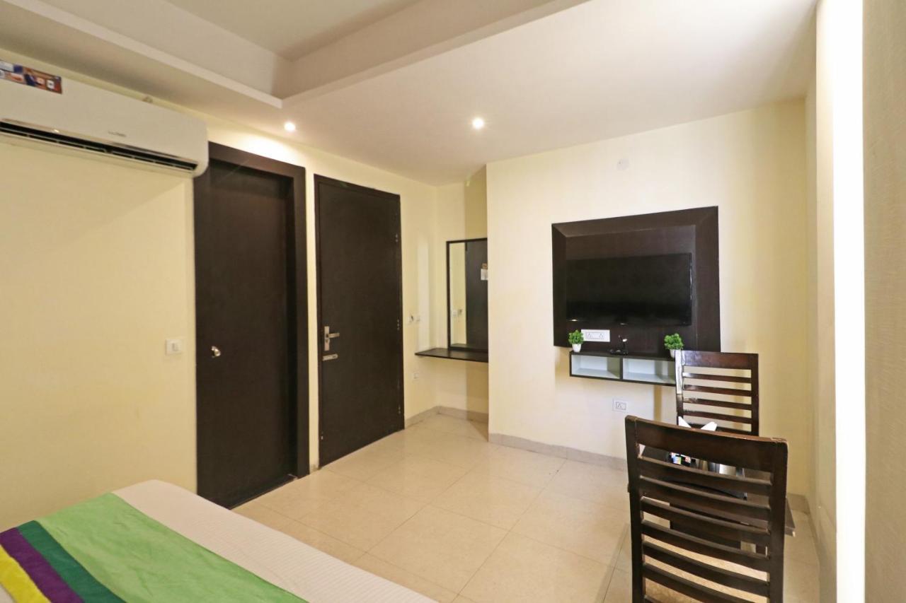 Hotel Paragon Suites New Delhi Eksteriør billede