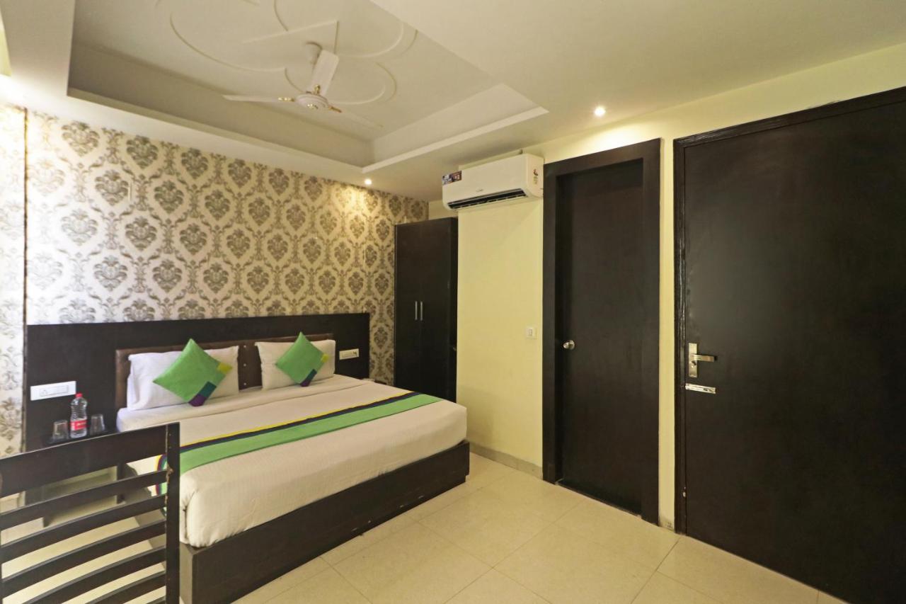 Hotel Paragon Suites New Delhi Eksteriør billede